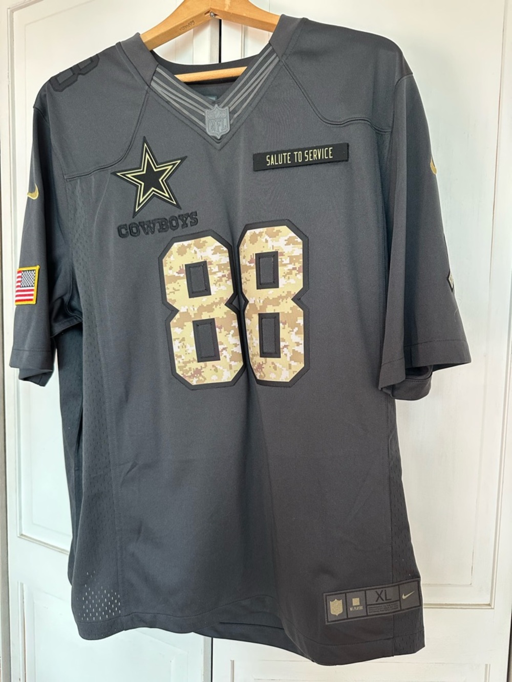 Dallas Cowboys Salute to Service Nike Dez Bryant #88 Jersey